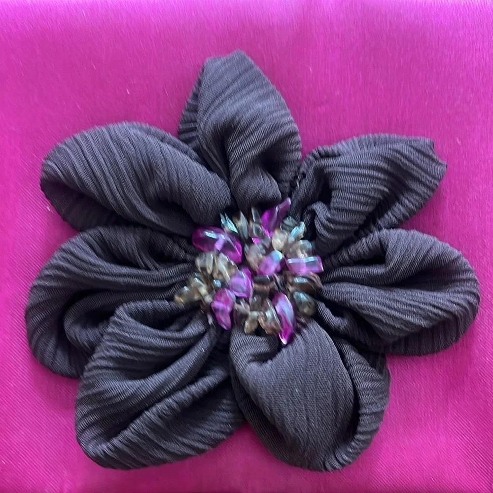 avon Pink Clutch with purple beaded Floral Accent y2k